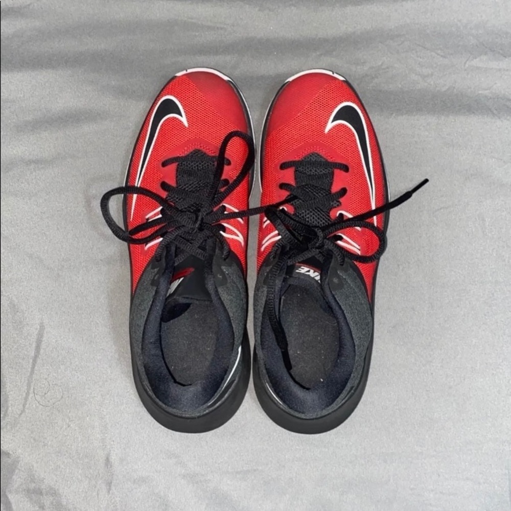 Nike Air Versitile II basketball shoes